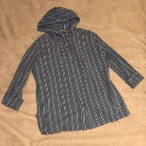 ❗️6 for $20❗️ Chico’s Button Up Hooded Shirt